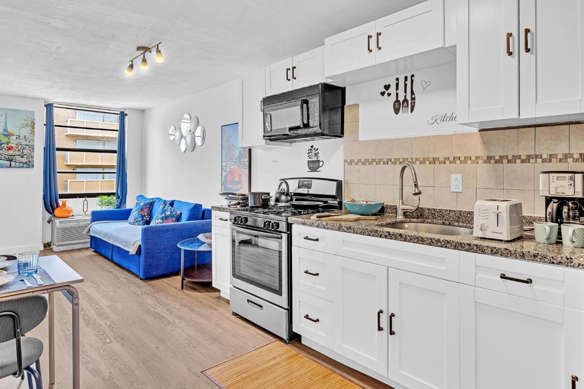 1 Bedroom In The Location In South ! * Miami Beach