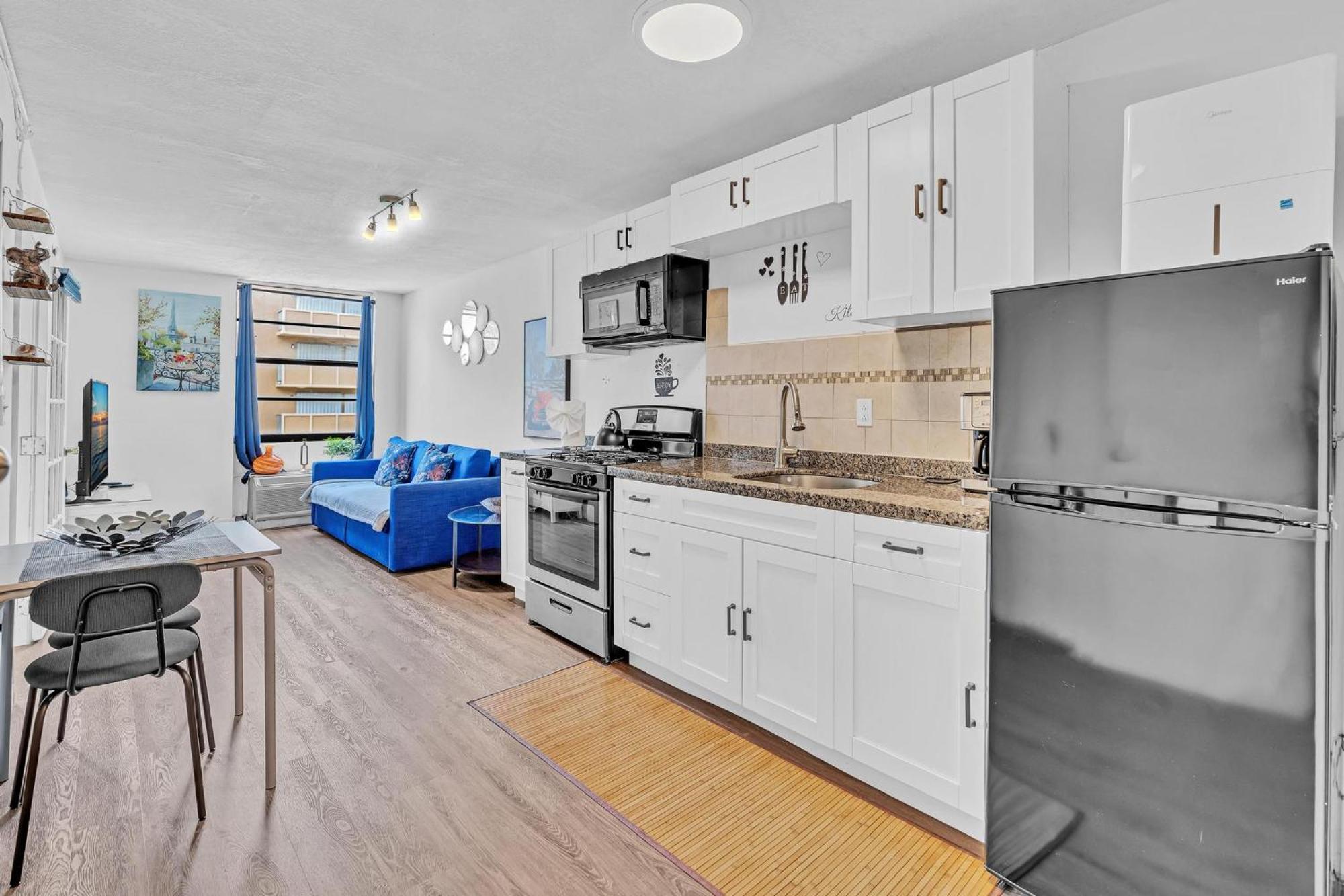 1 Bedroom In The Location In South ! Apartment *