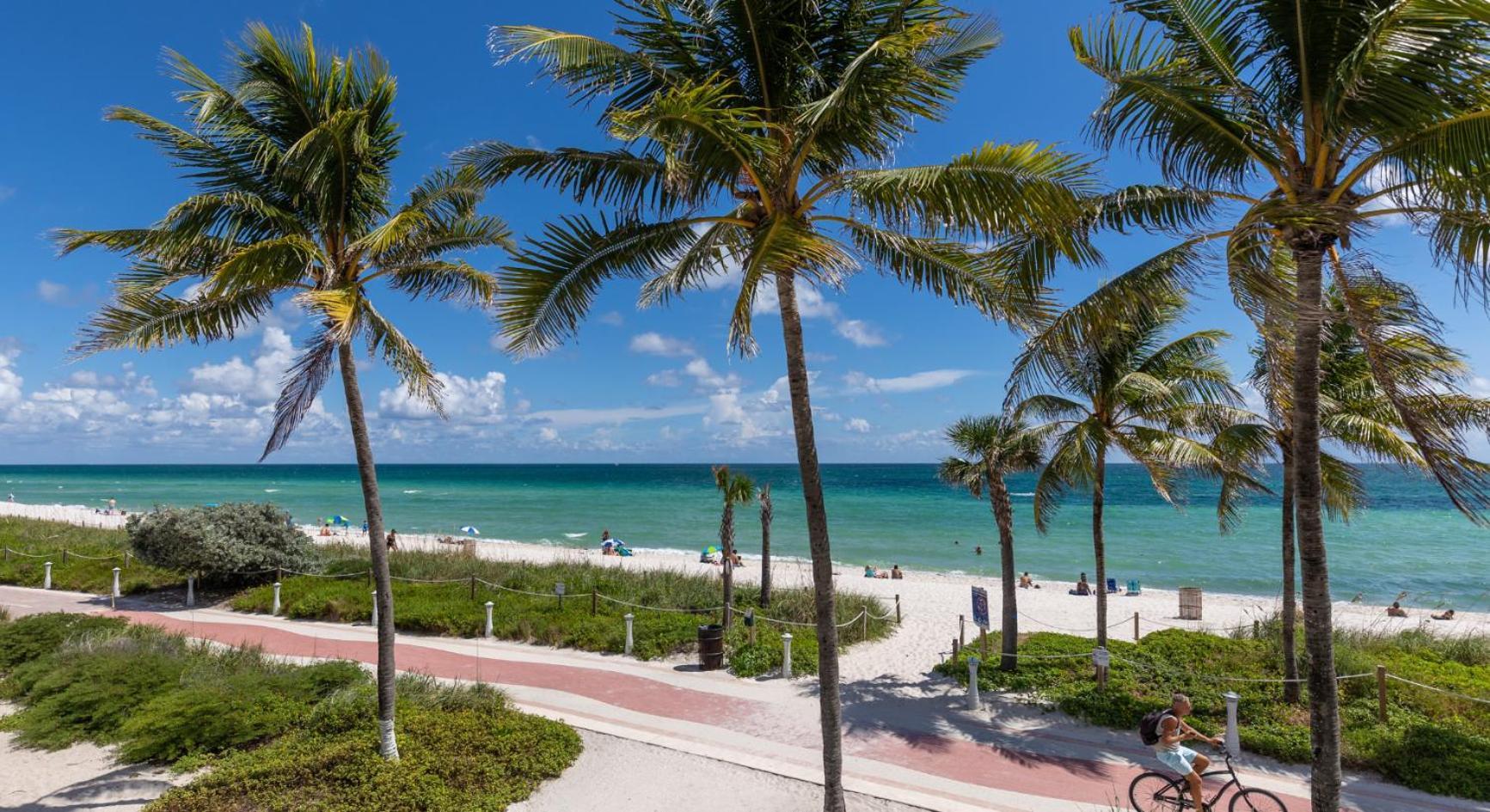 Apartment Seastays-beachfront *
