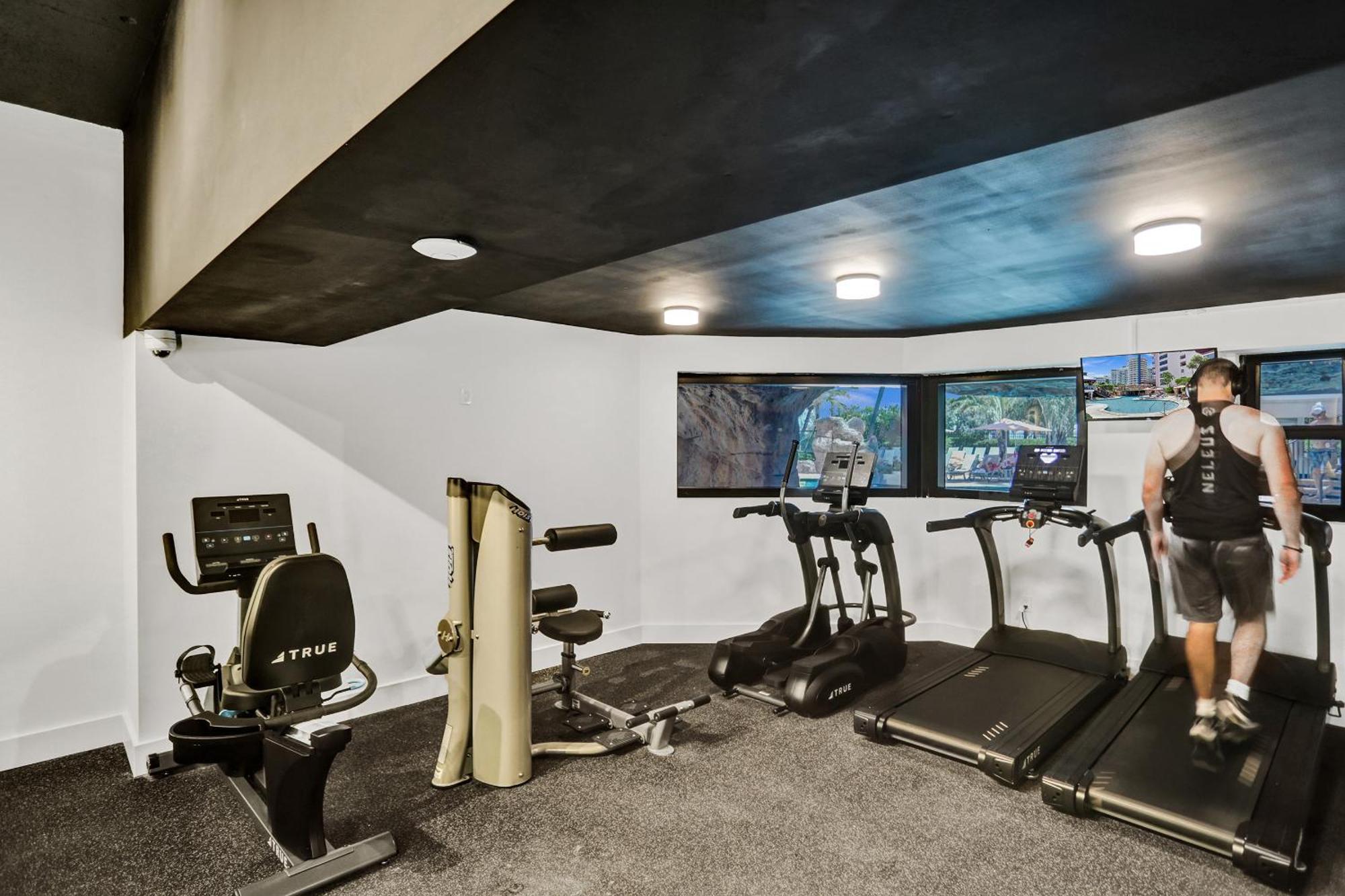 Modern Ocean View Service Unit 1206 Apartment *