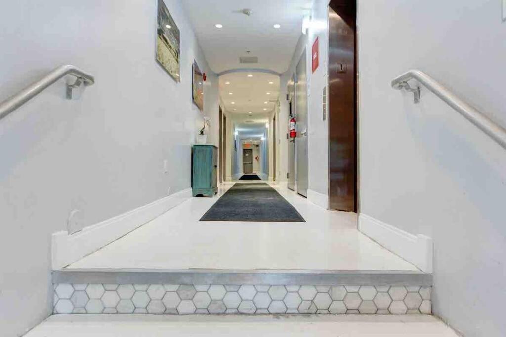 S Spot Heated Pool 2blocks To Bbq Apartment Miami Beach