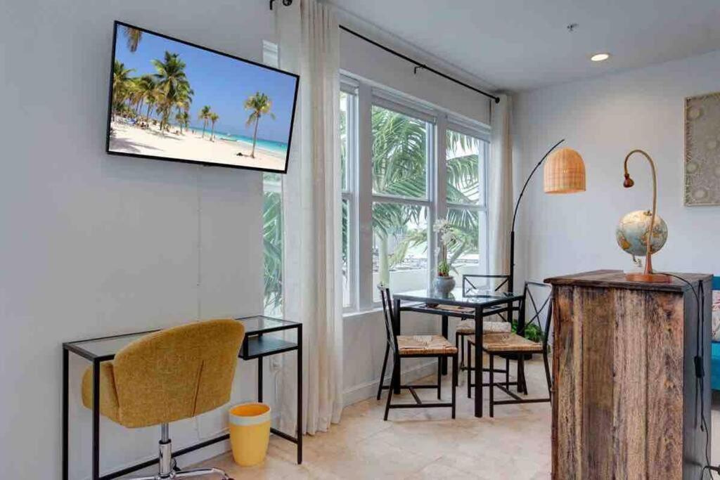 S Spot Heated Pool 2blocks To Bbq Apartment *