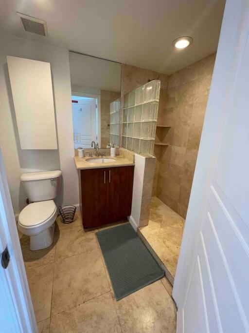S Spot Heated Pool 2blocks To Bbq Apartment *