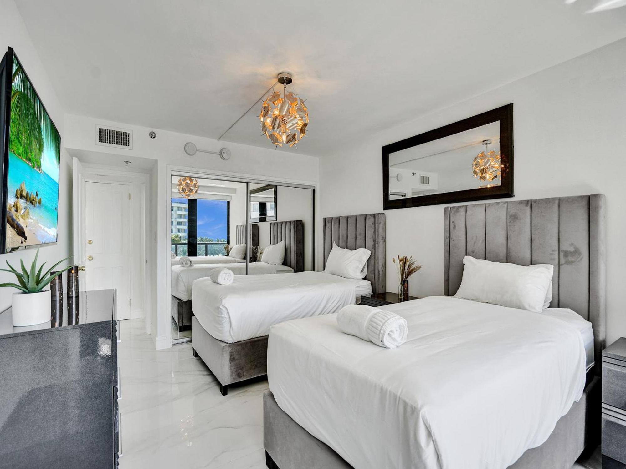 Apartment Luxury Oceanfront Magnificent Views 701 Miami Beach