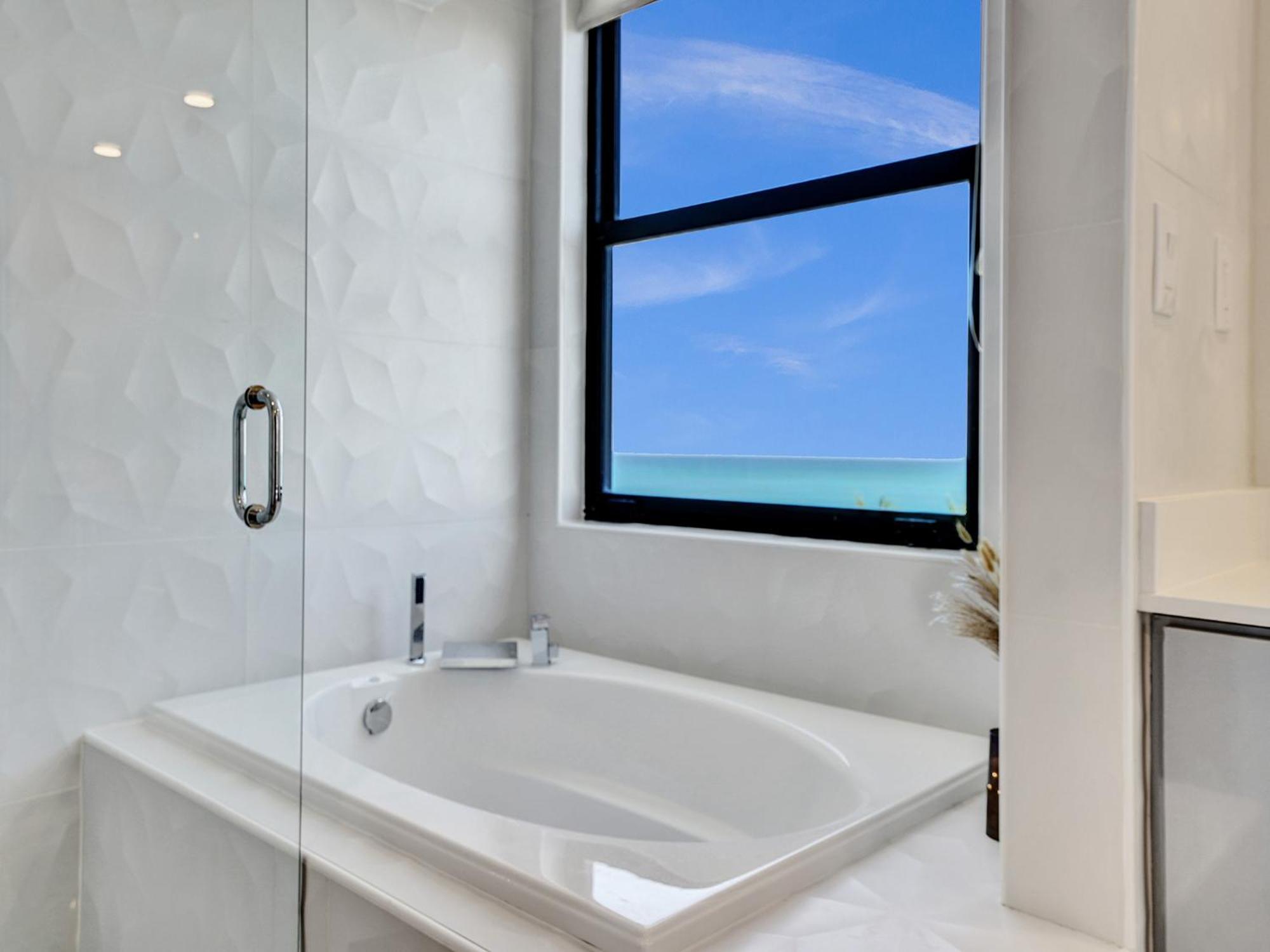 Luxury Oceanfront Magnificent Views 701 * Miami Beach