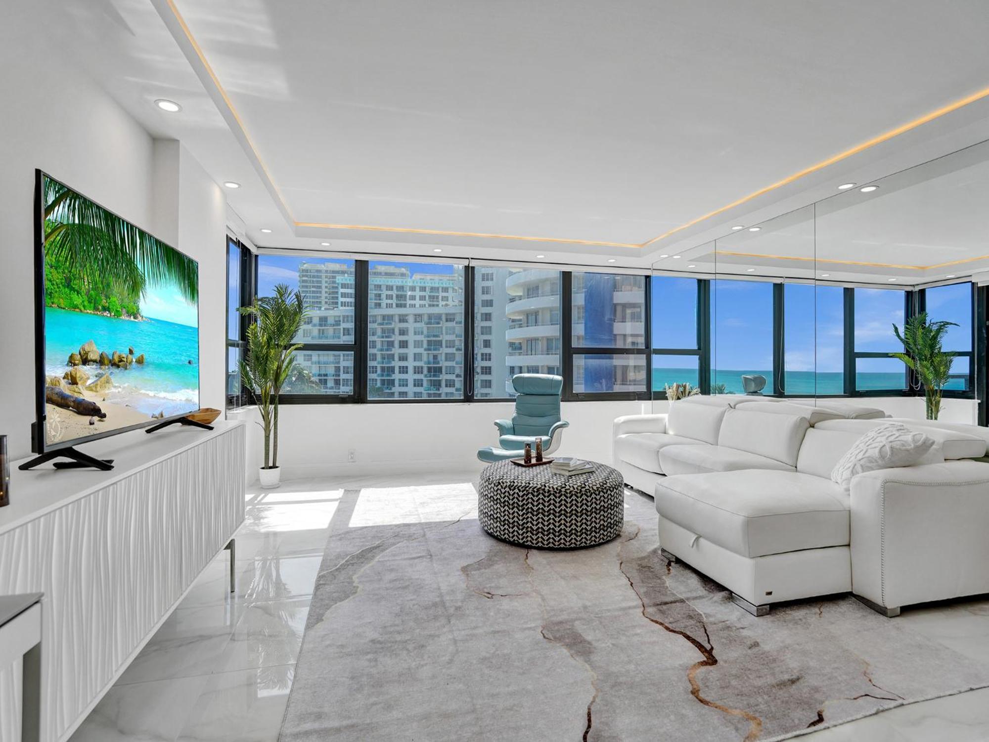 Apartment Luxury Oceanfront Magnificent Views 701 Miami Beach