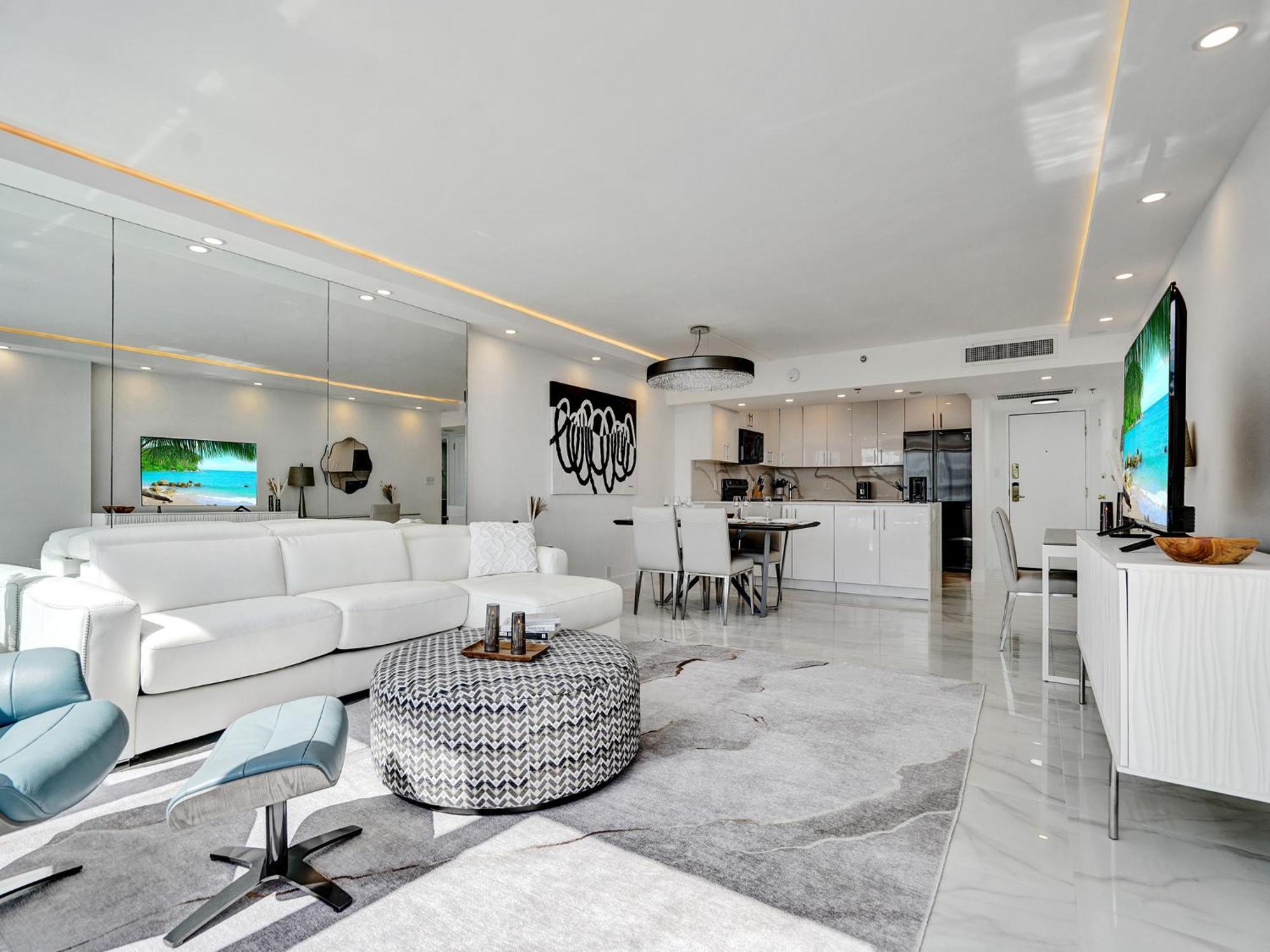 Luxury Oceanfront Magnificent Views 701