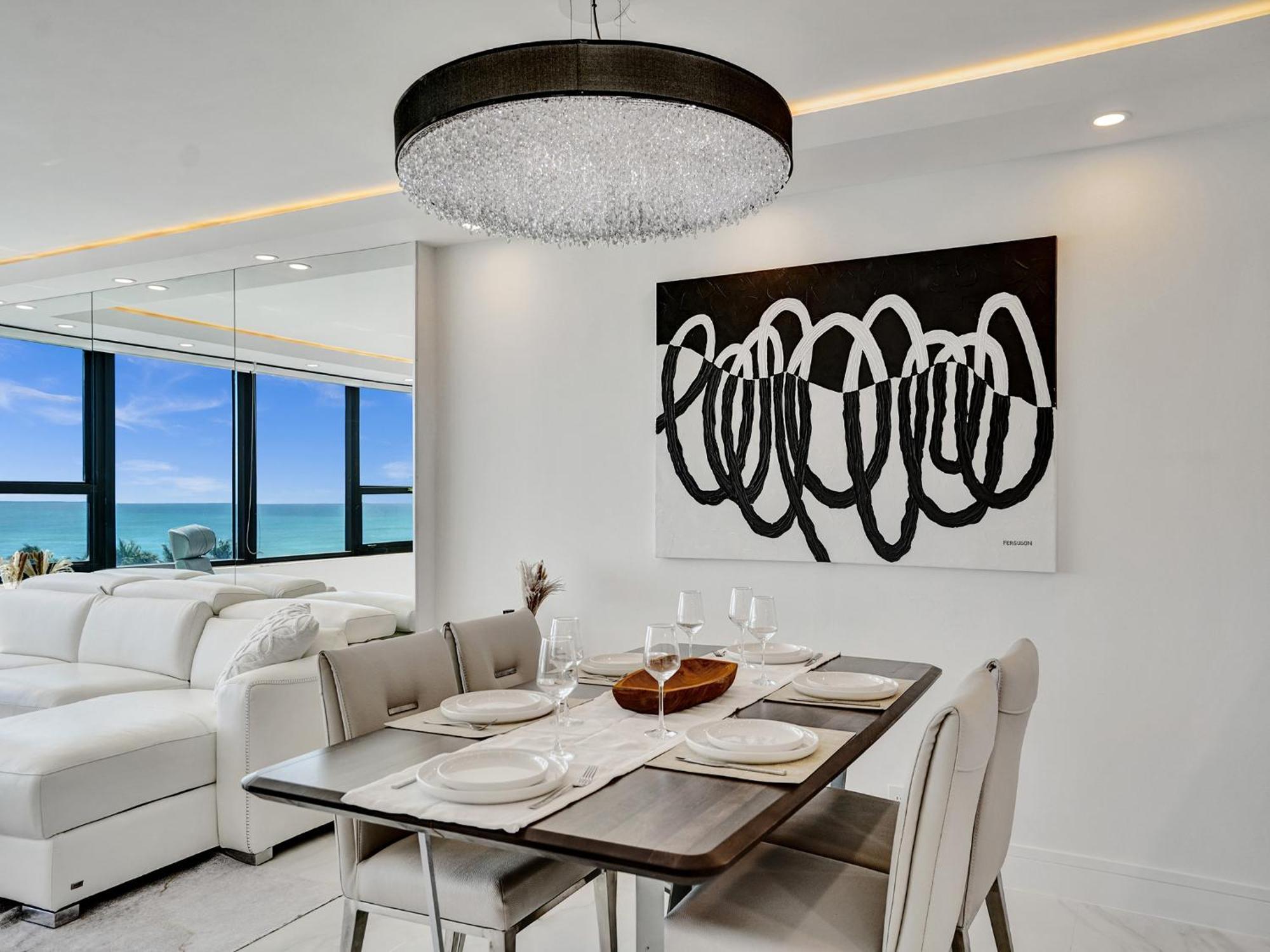 Luxury Oceanfront Magnificent Views 701 Apartment