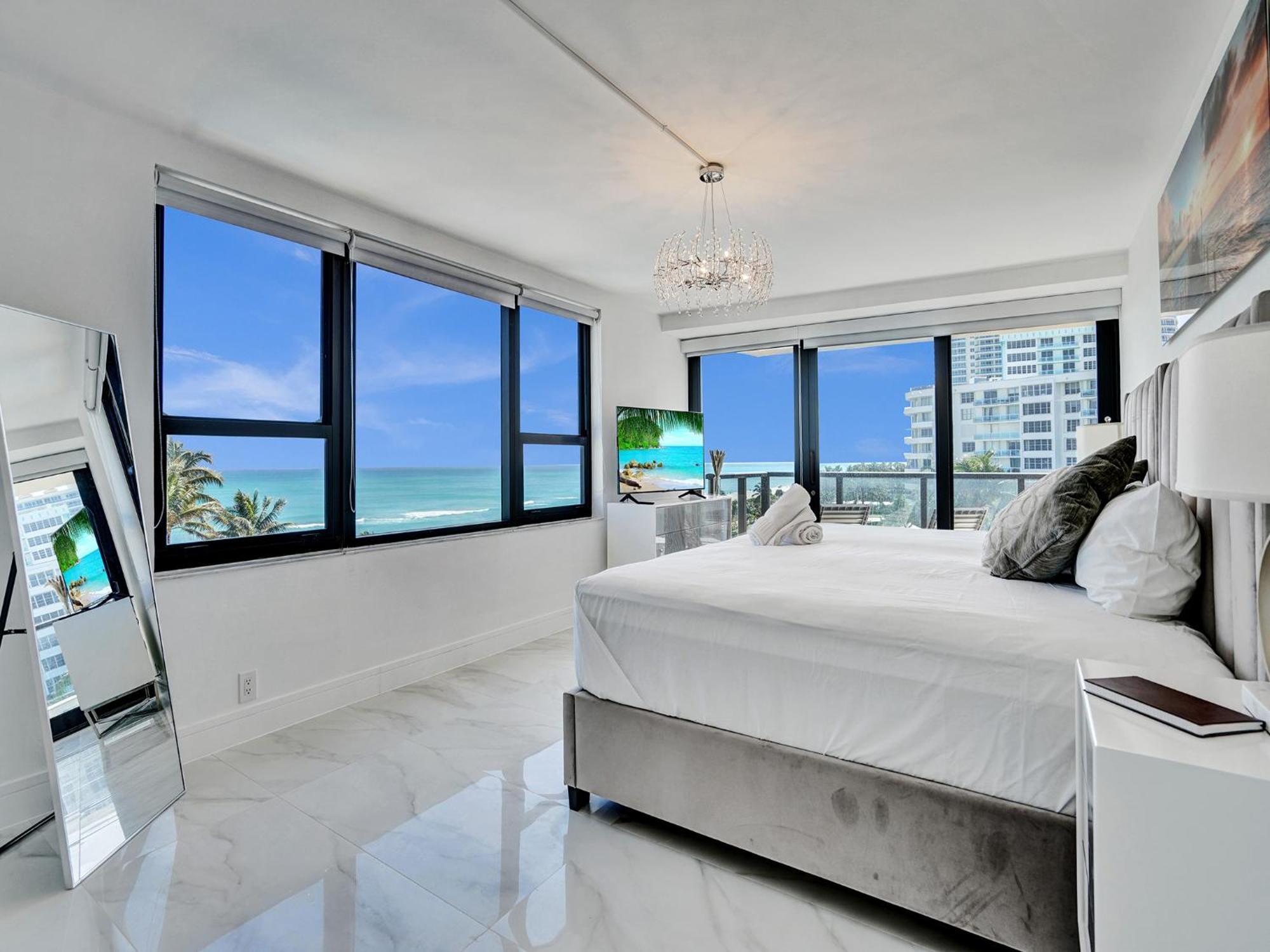 Apartment Luxury Oceanfront Magnificent Views 701 Miami Beach