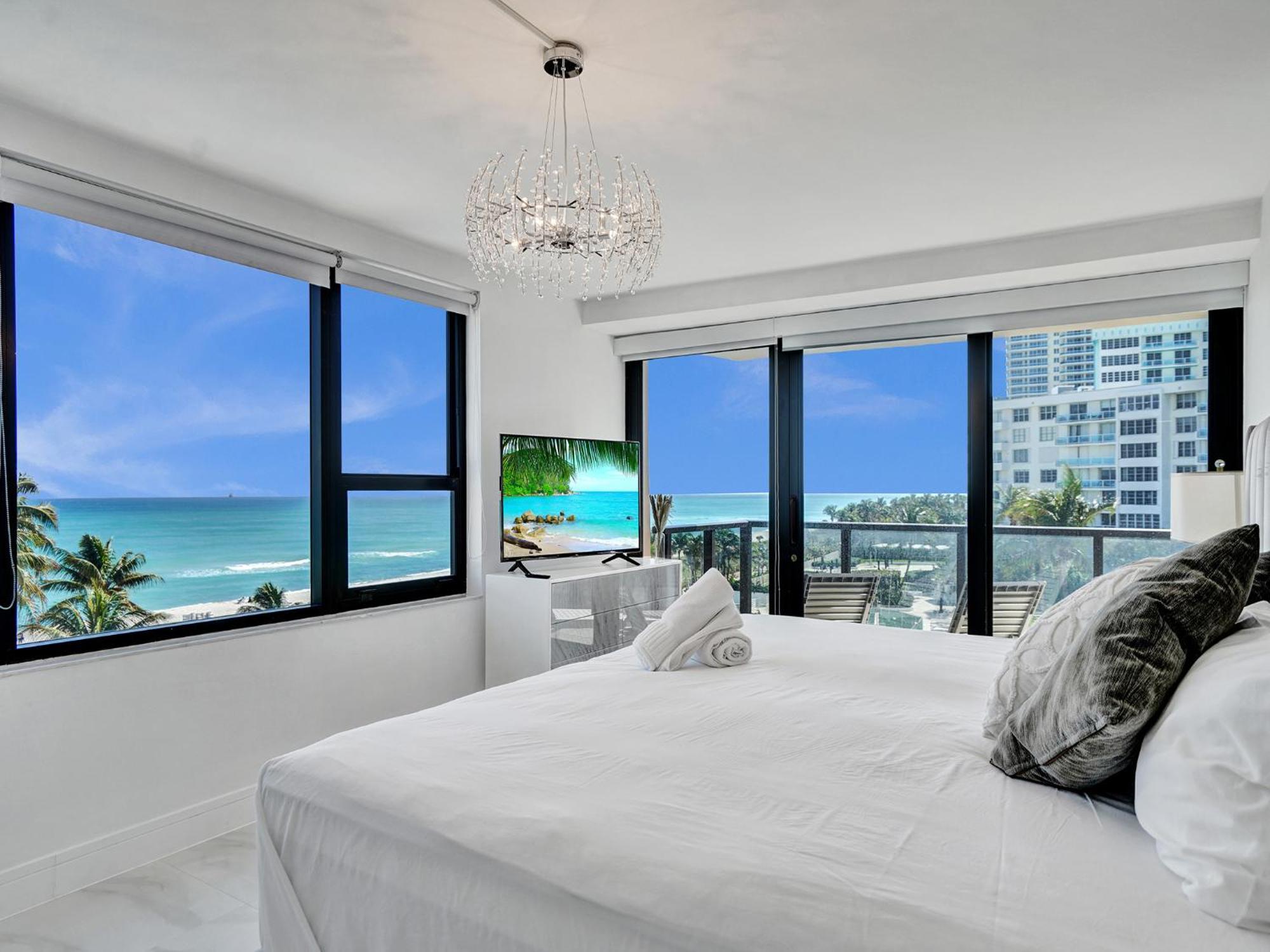 Luxury Oceanfront Magnificent Views 701 * Miami Beach