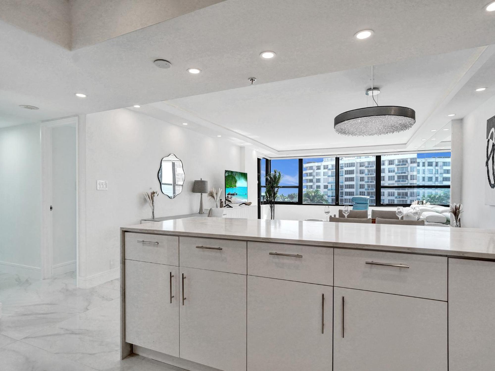 Luxury Oceanfront Magnificent Views 701
