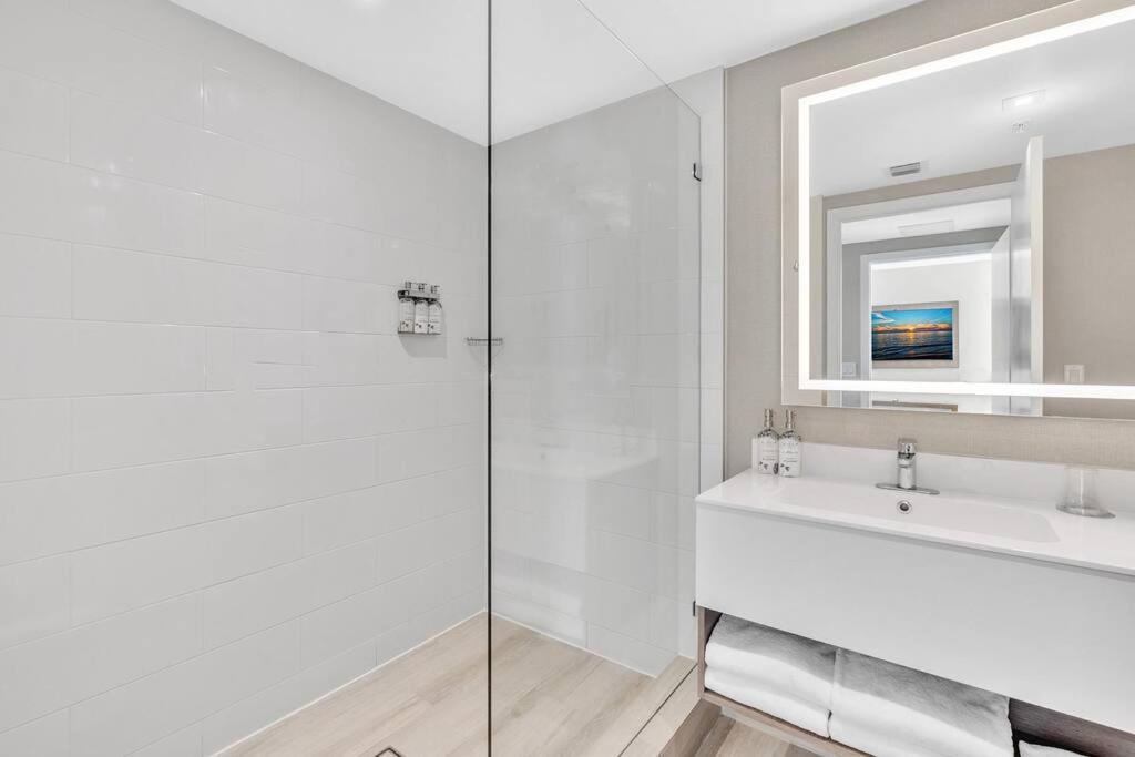 King Balcony Water Views-hosted By Sweetstay Apartment Miami Beach