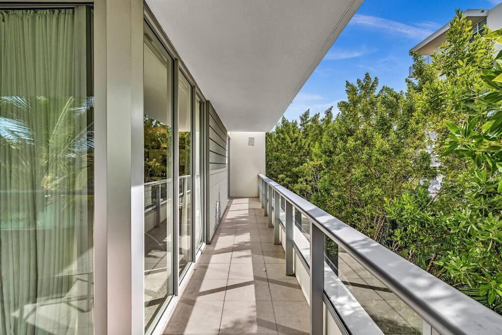 King Balcony Water Views-hosted By Sweetstay Miami Beach