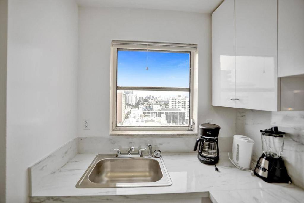 1506- 1br & 1ba Retreat With Stunning Intracoastal Views * Miami Beach