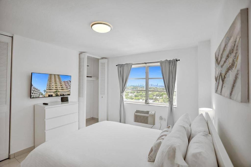 1506- 1br & 1ba Retreat With Stunning Intracoastal Views *