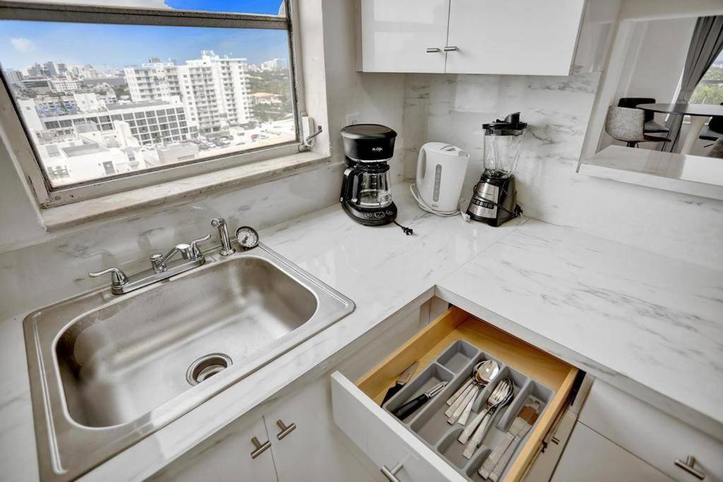 1506- 1br & 1ba Retreat With Stunning Intracoastal Views Apartment