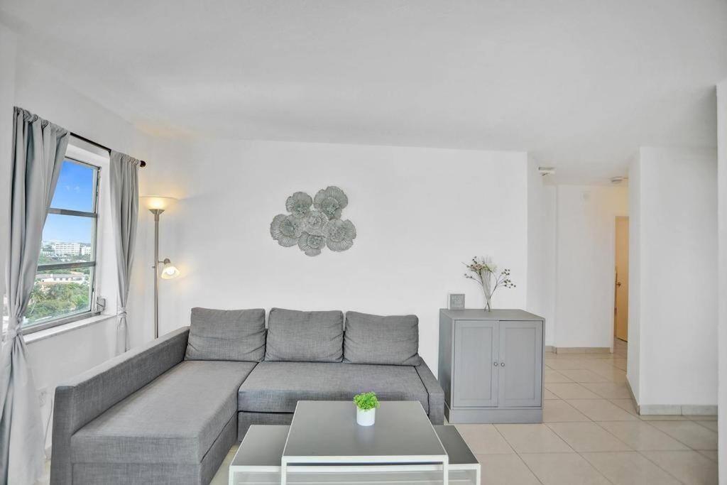 1506- 1br & 1ba Retreat With Stunning Intracoastal Views *