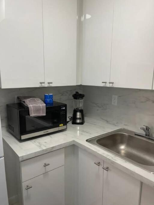 1401- Stylish 1br& 2ba With Breathtaking Ocean Views Apartment *