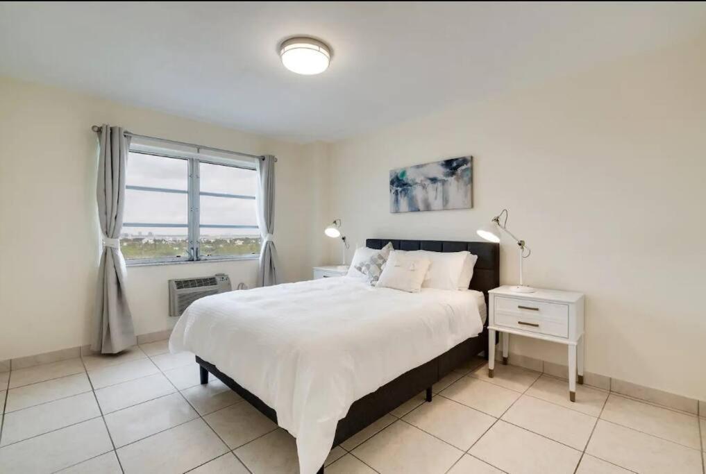 Apartment 1203- Modern 1br & 2ba With Balcony