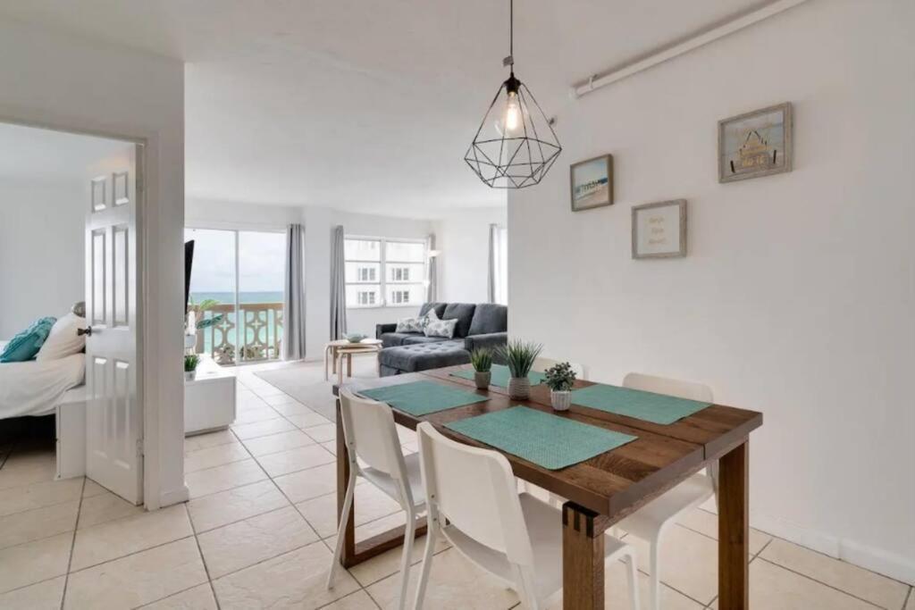 1201- Luxurious 1br & 2ba With Stunning Ocean Views *