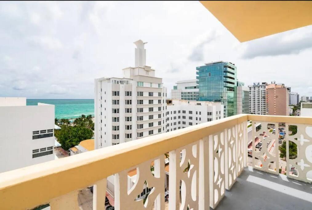 1201- Luxurious 1br & 2ba With Stunning Ocean Views