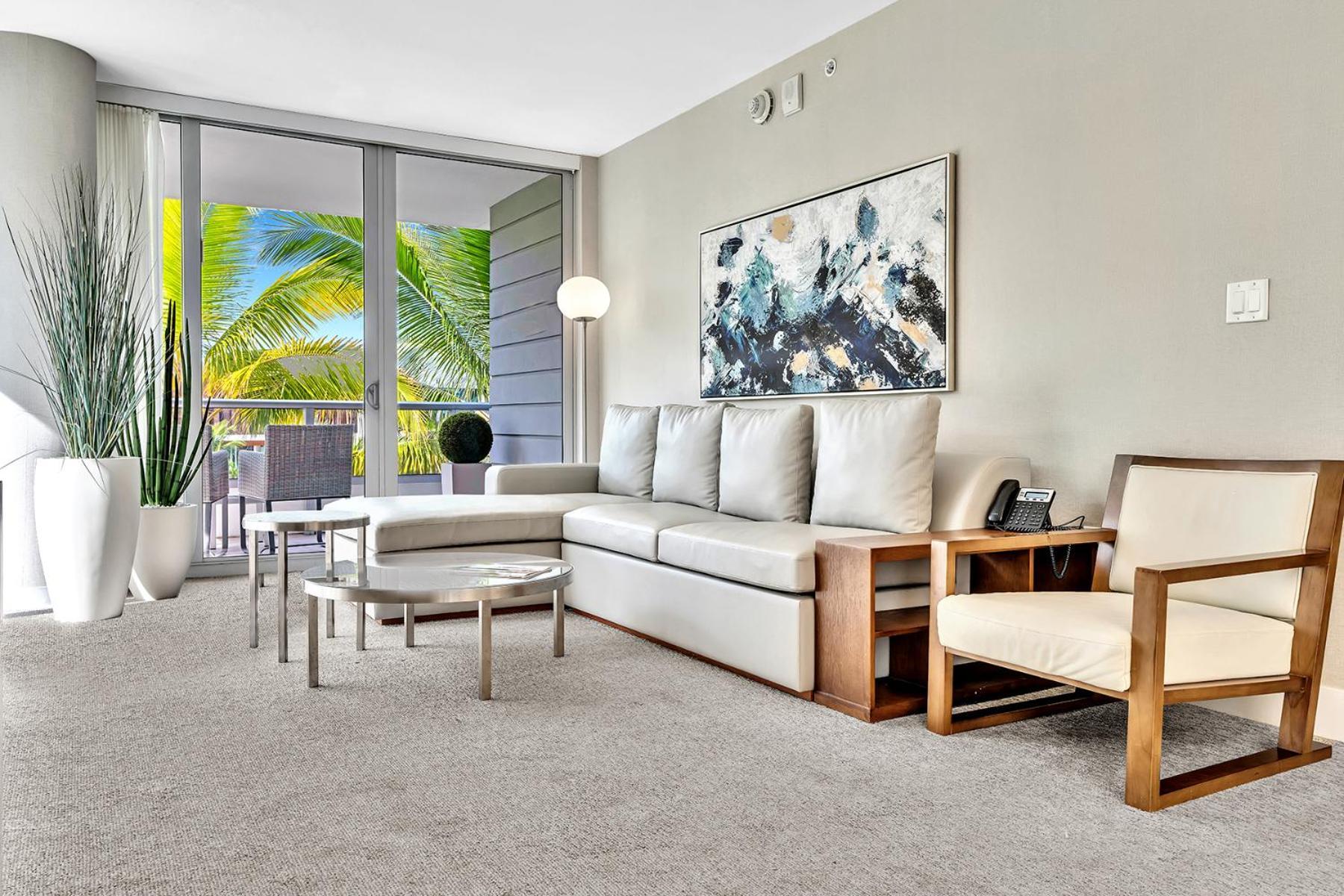 Grand Deluxe Two Bedroom With Balcony Water Views, Corner Apartment *
