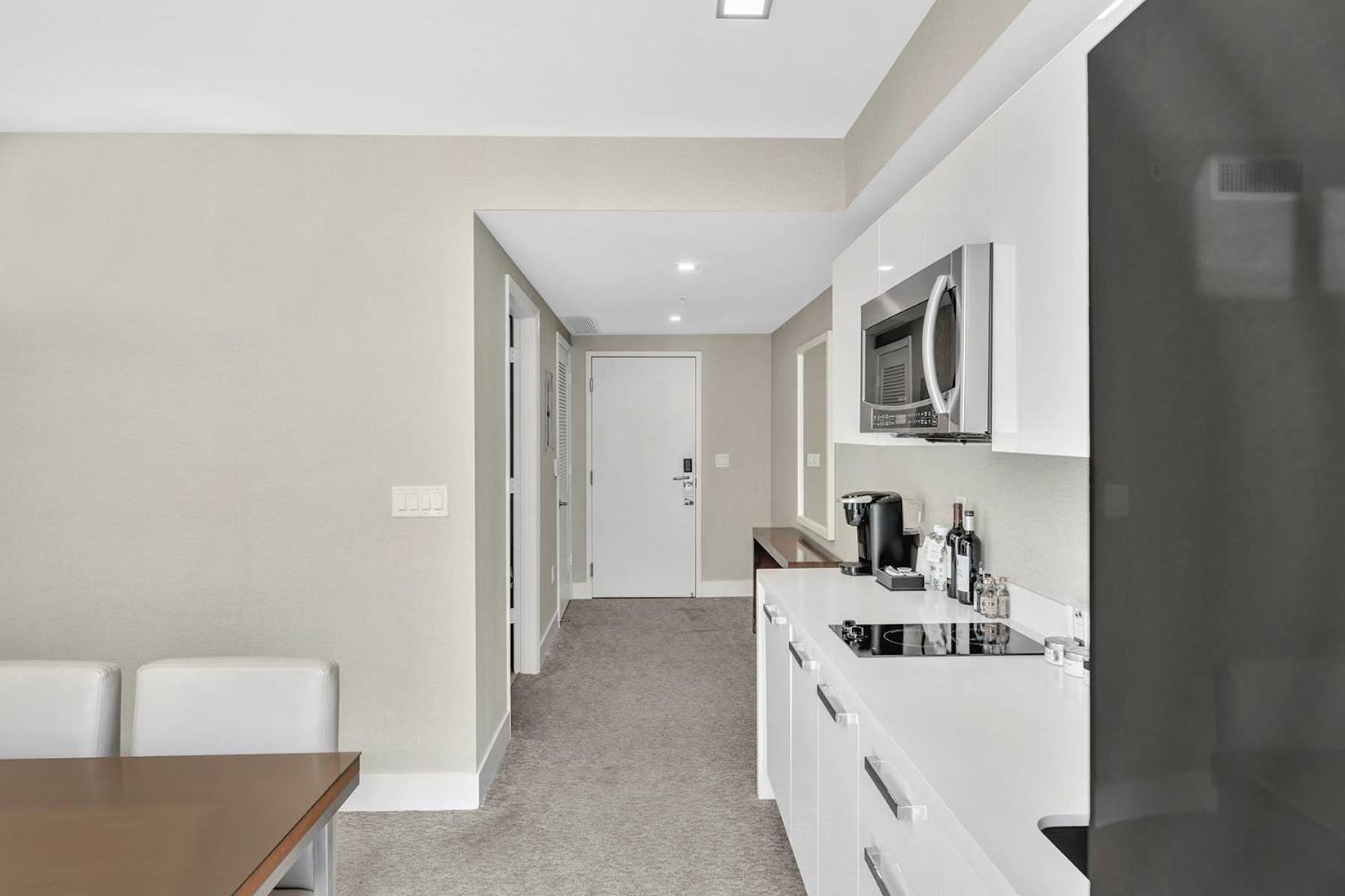 Apartment Grand Deluxe Two Bedroom With Balcony Water Views, Corner Miami Beach