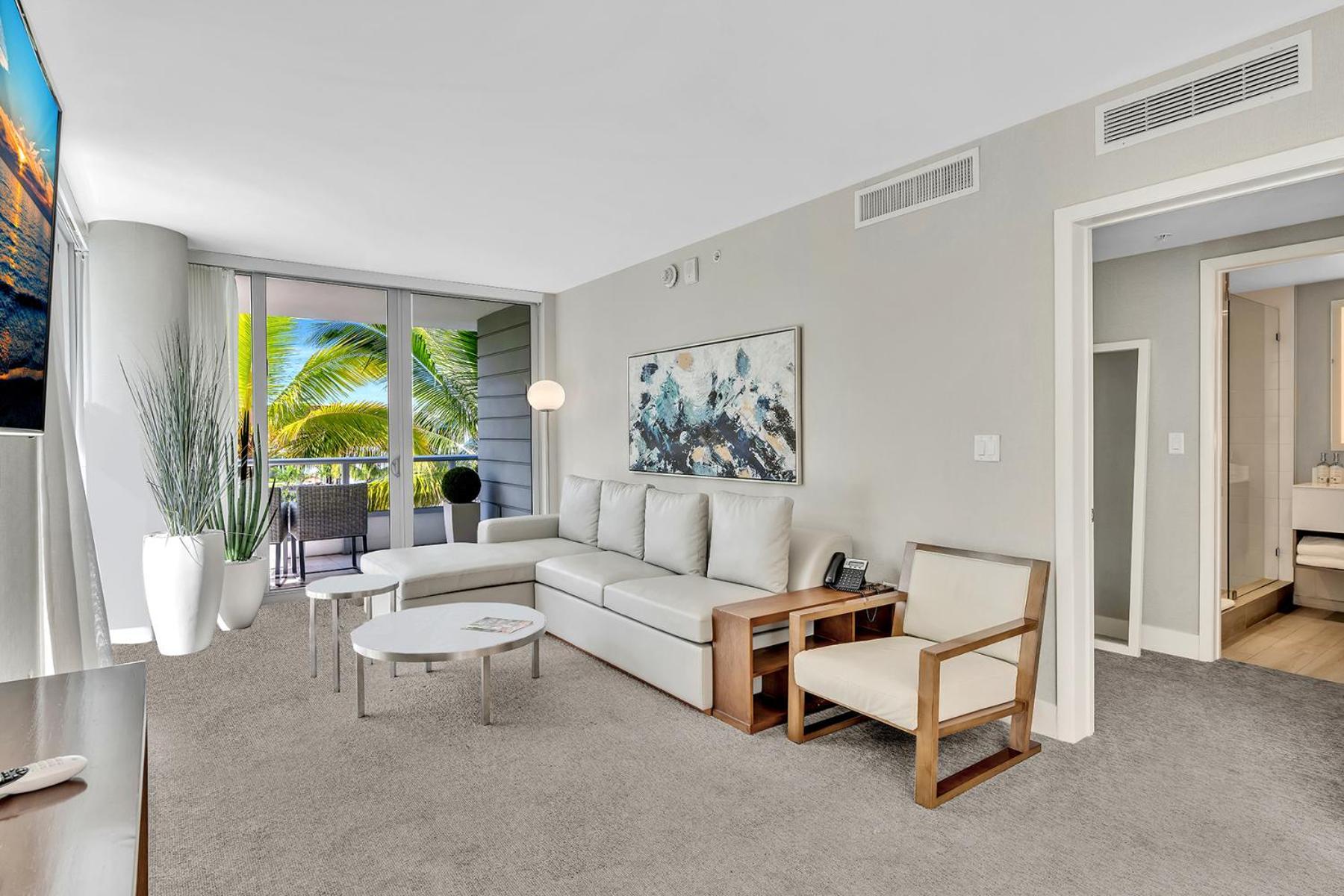 Grand Deluxe Two Bedroom With Balcony Water Views, Corner Miami Beach