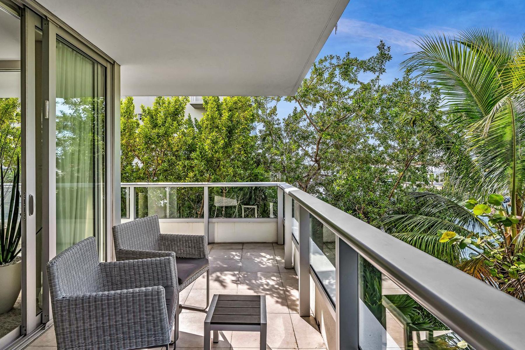 Grand Deluxe Two Bedroom With Balcony Water Views, Corner Apartment