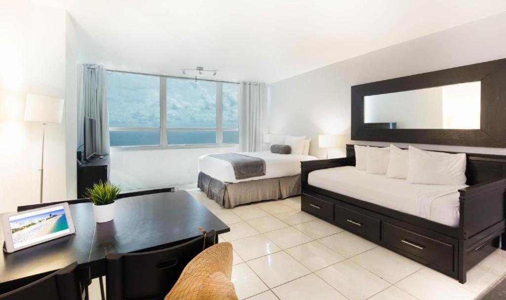 New Point Miami * Miami Beach