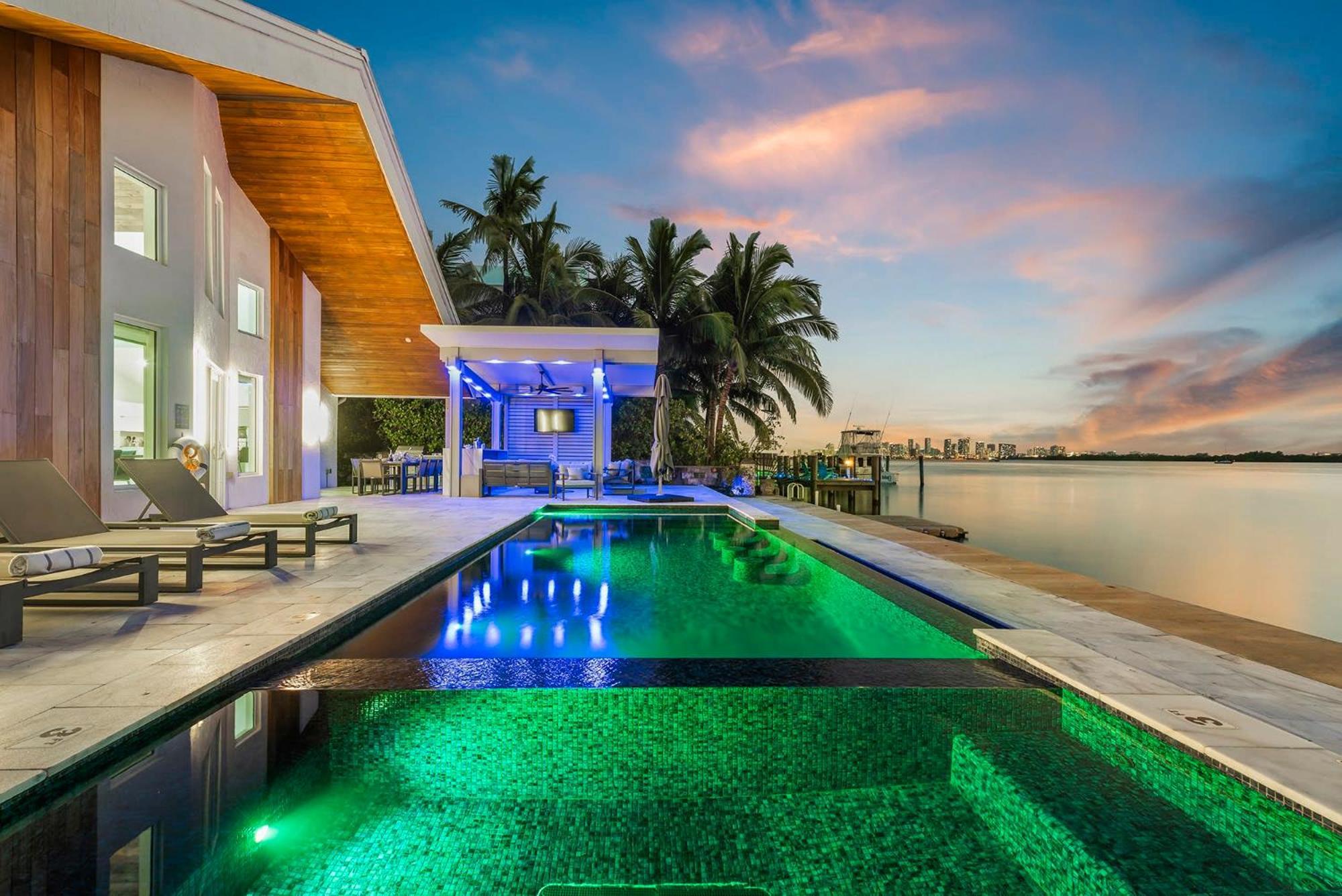 Villa Sunset View On The Bay With Pool *