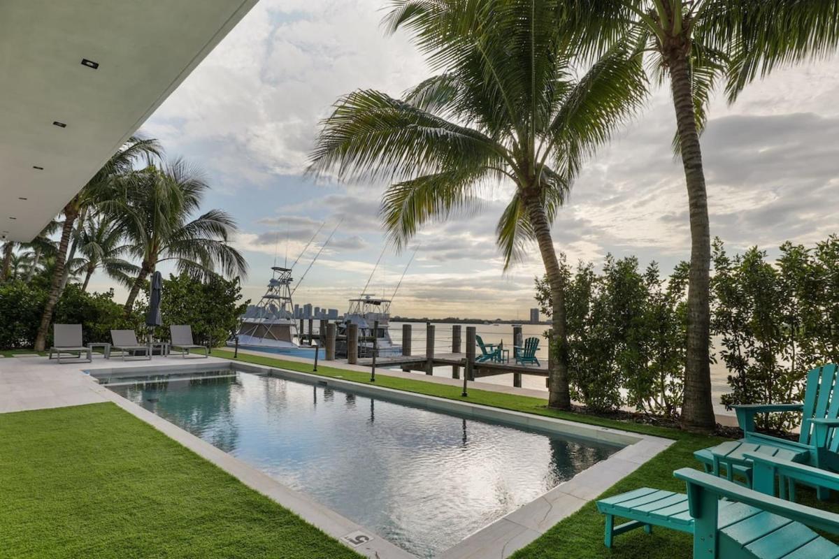 Sunset Bayfront - Pool Jacuzzi Pool Table