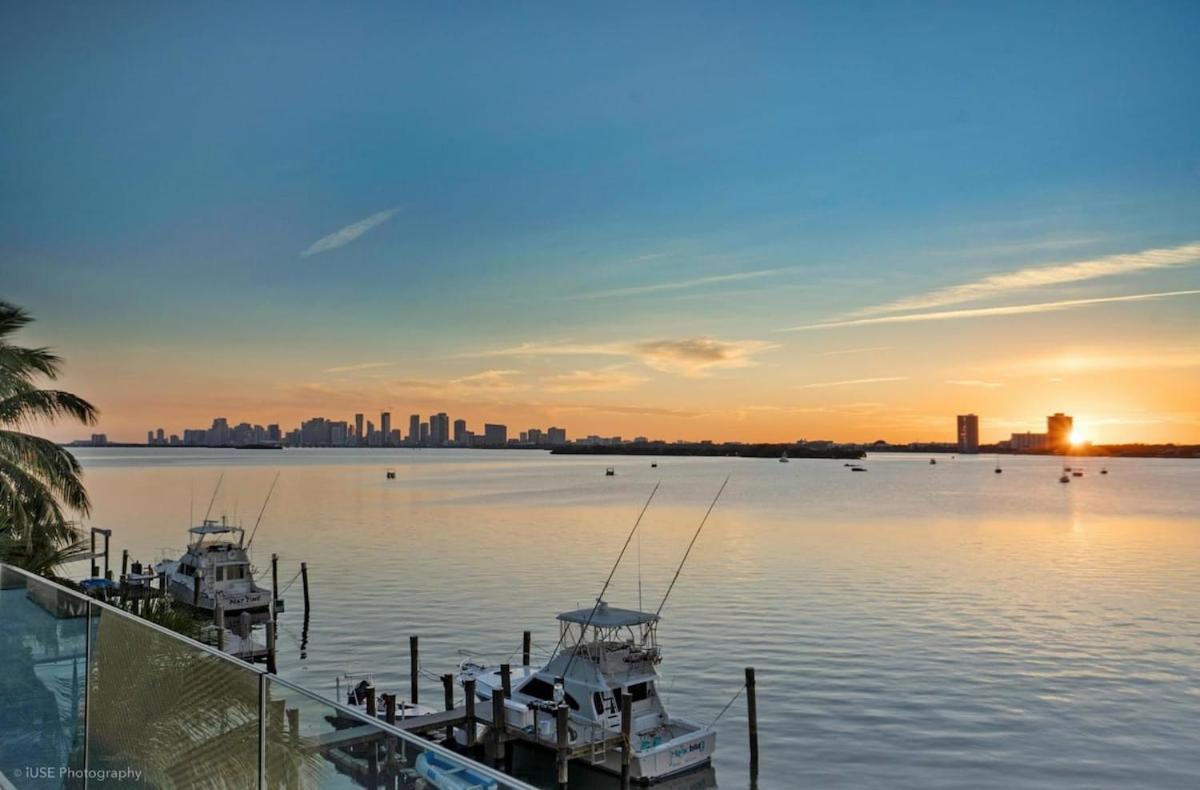 Sunset Bayfront - Pool Jacuzzi Pool Table Villa *
