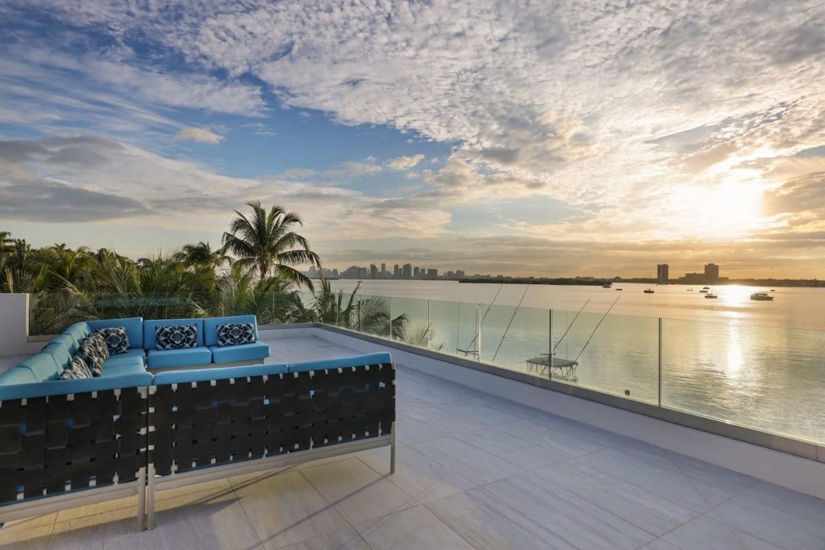 Villa Sunset Bayfront - Pool Jacuzzi Pool Table