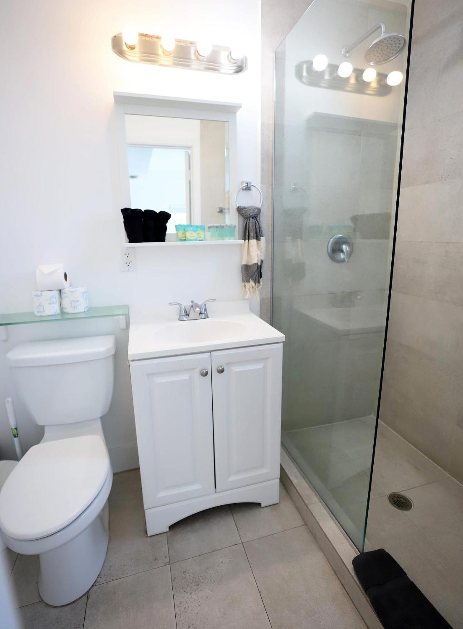 Apartment South 2 Bedroom 2 Bathroom Steps To Ocean Drive Miami Beach