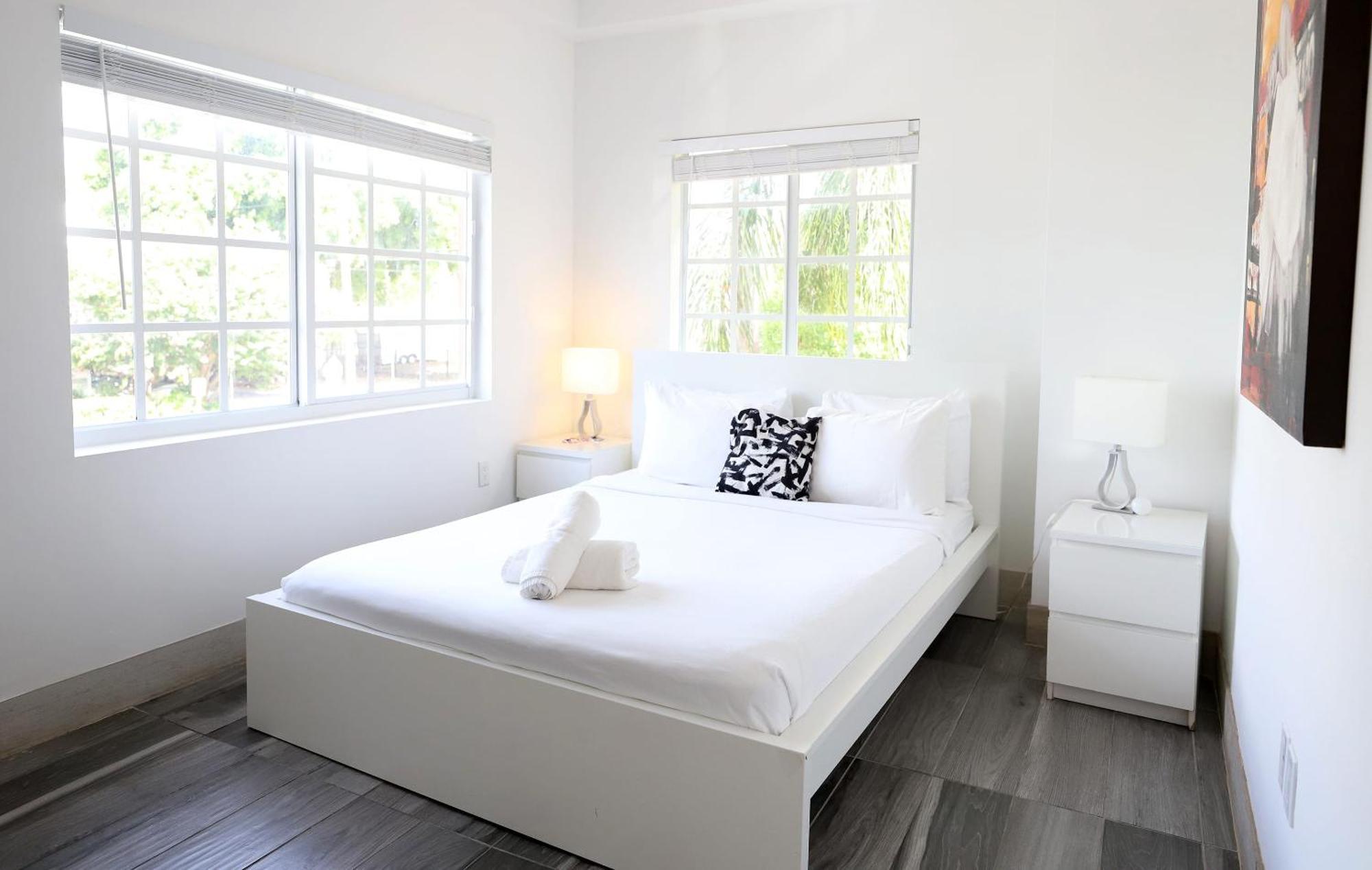 South 2 Bedroom 2 Bathroom Steps To Ocean Drive Apartment