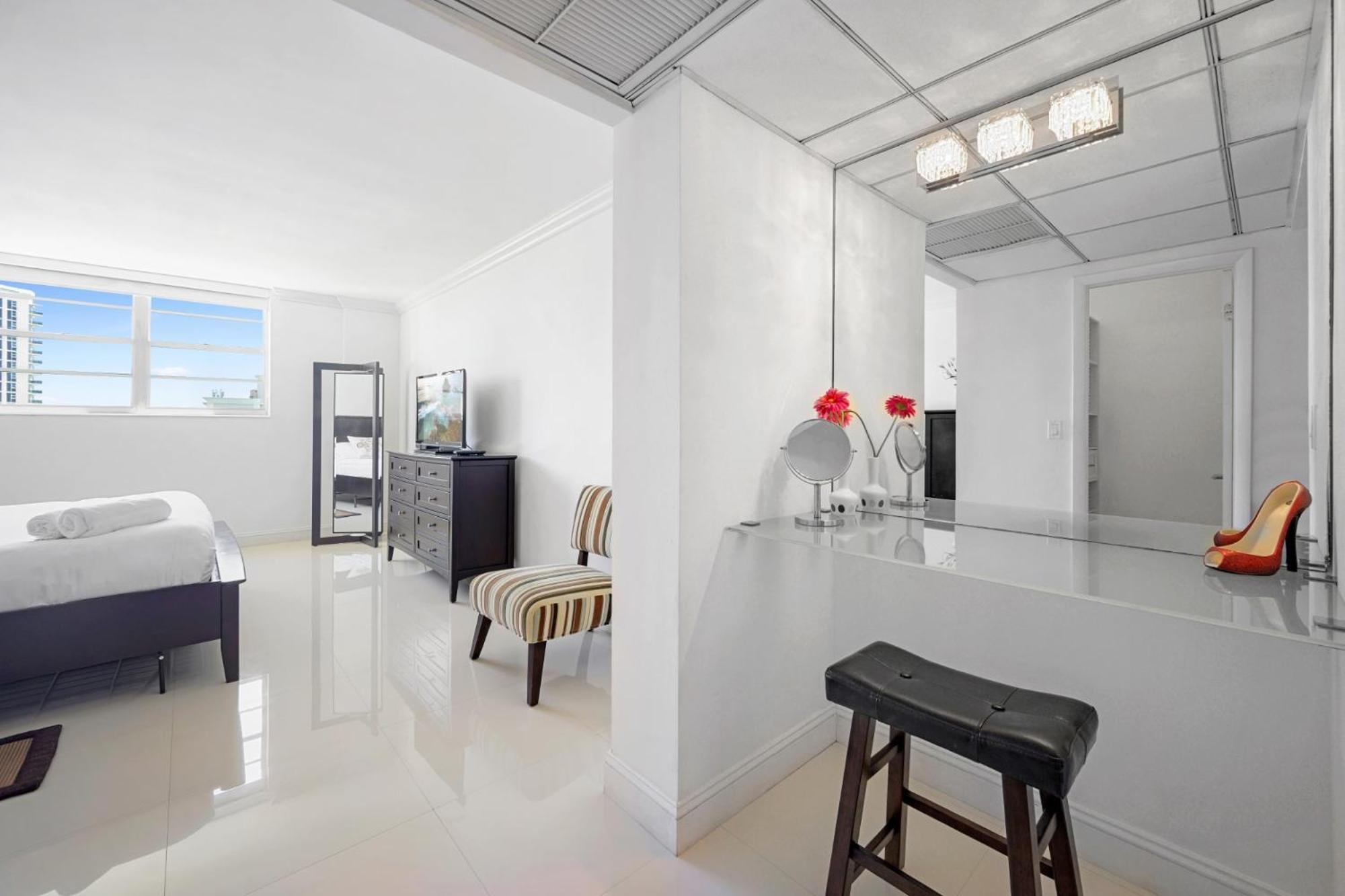 Spacious Of 2br - 2bth Near Of The Great Price Apartment *