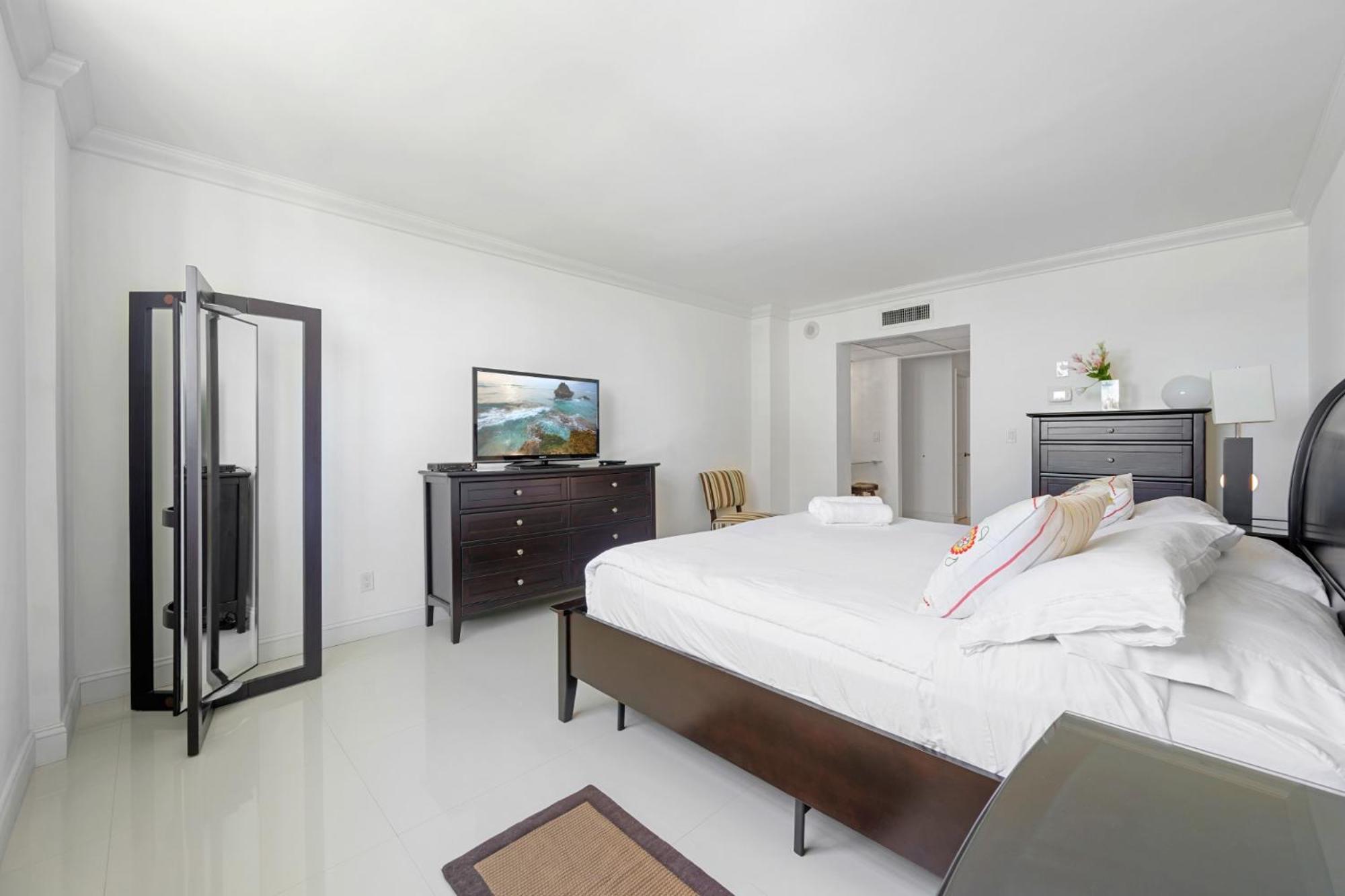Spacious Of 2br - 2bth Near Of The Great Price Apartment *