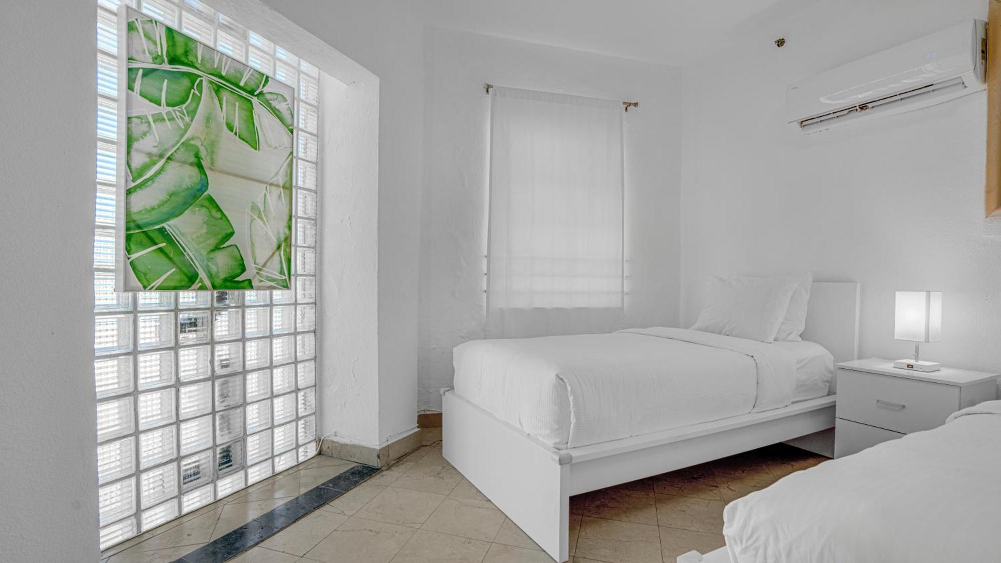 Seaside Sanctuary 1br 2 Blocks To Beach, Sleeps 4 *