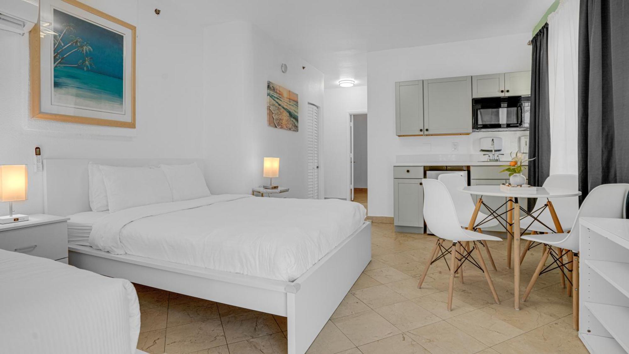 Seaside Sanctuary 1br 2 Blocks To Beach, Sleeps 4 Apartment *