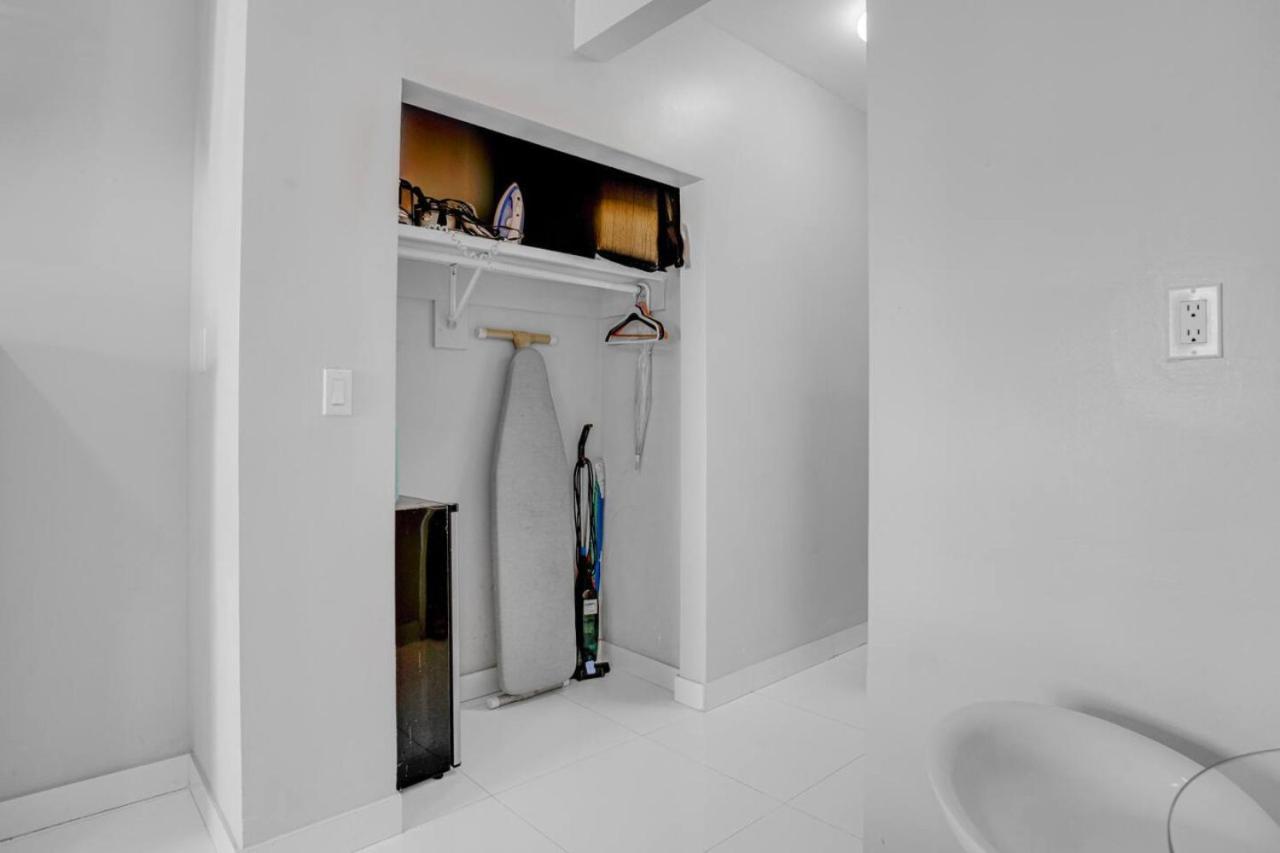 Apartment South Miami Oasis Sleeps 2