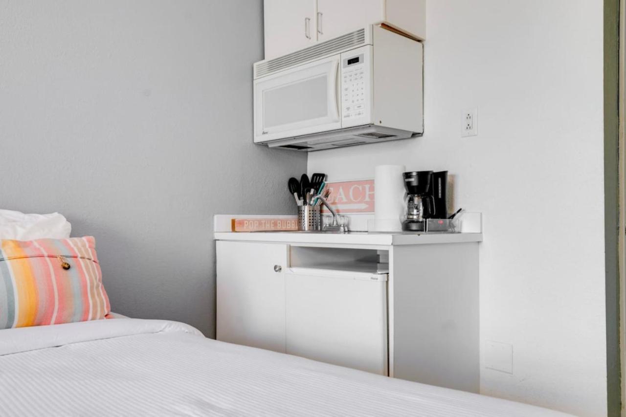 South Retreat Walk To Beach, Sleeps 2 Apartment Miami Beach