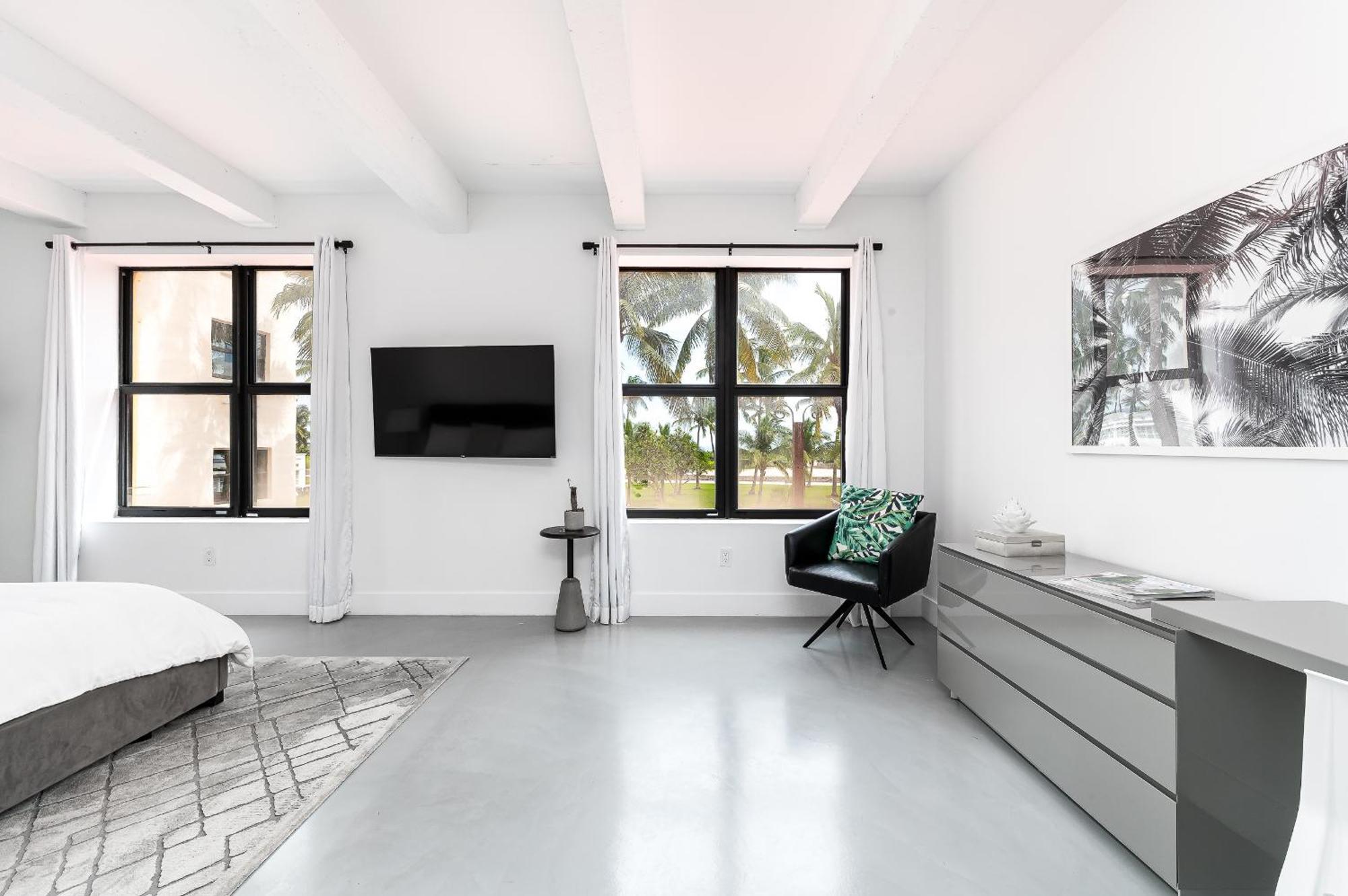The Netherland 2a I Ocean Drive I Miami Ocean Apartment Miami Beach