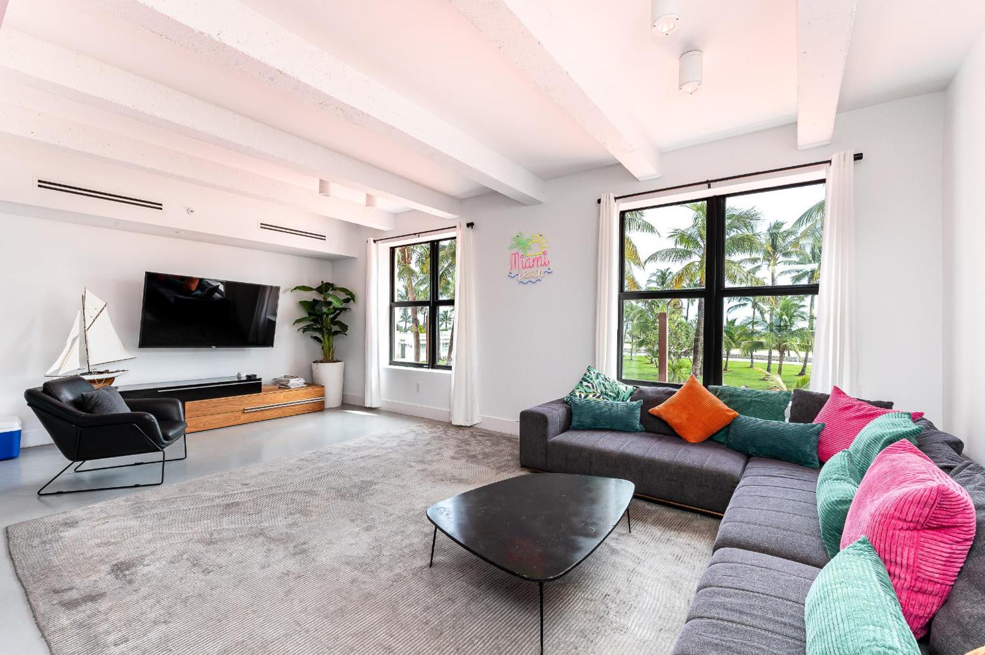 The Netherland 2a I Ocean Drive I Miami Ocean Apartment Miami Beach