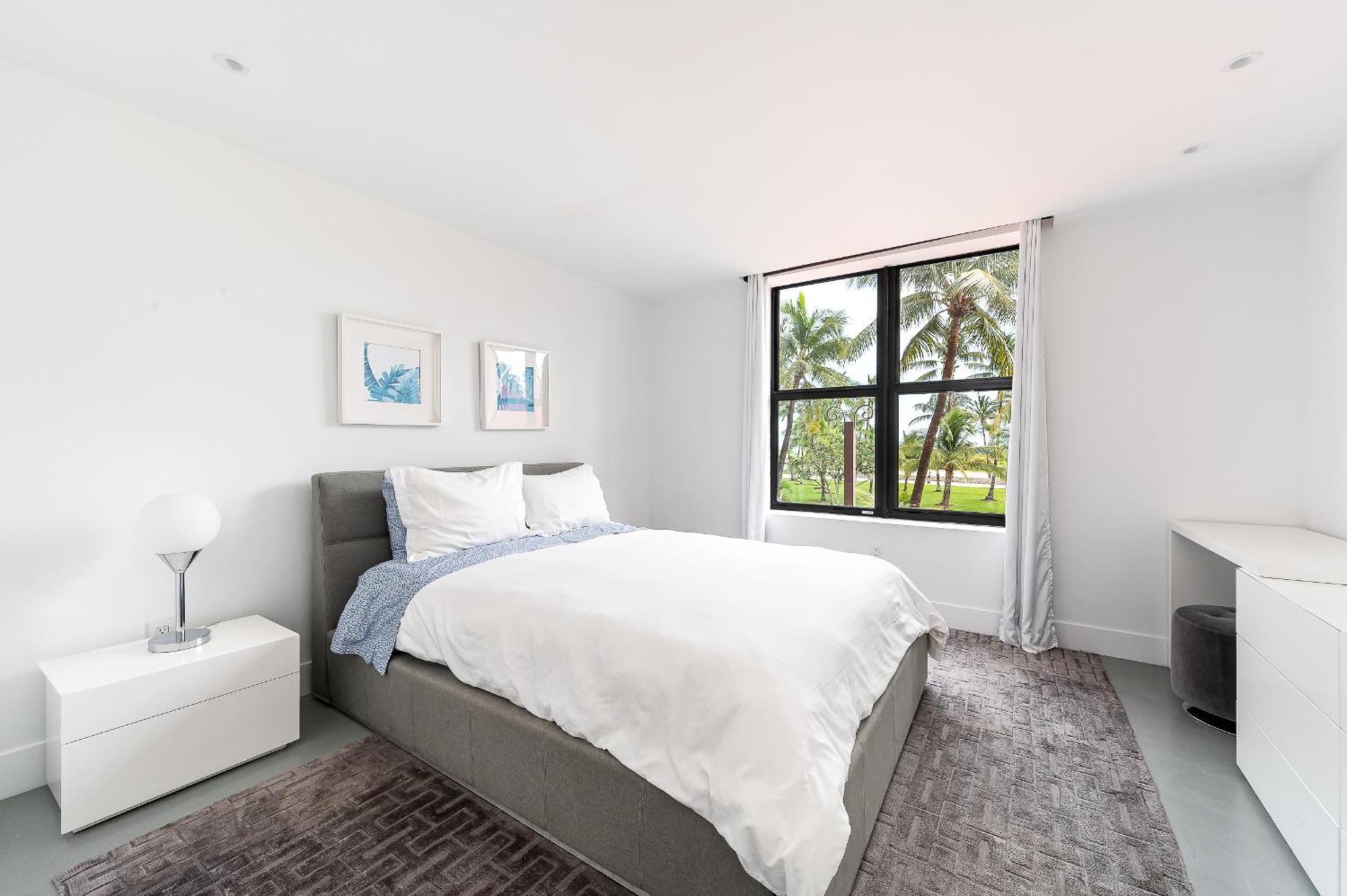 The Netherland 2a I Ocean Drive I Miami Ocean Apartment