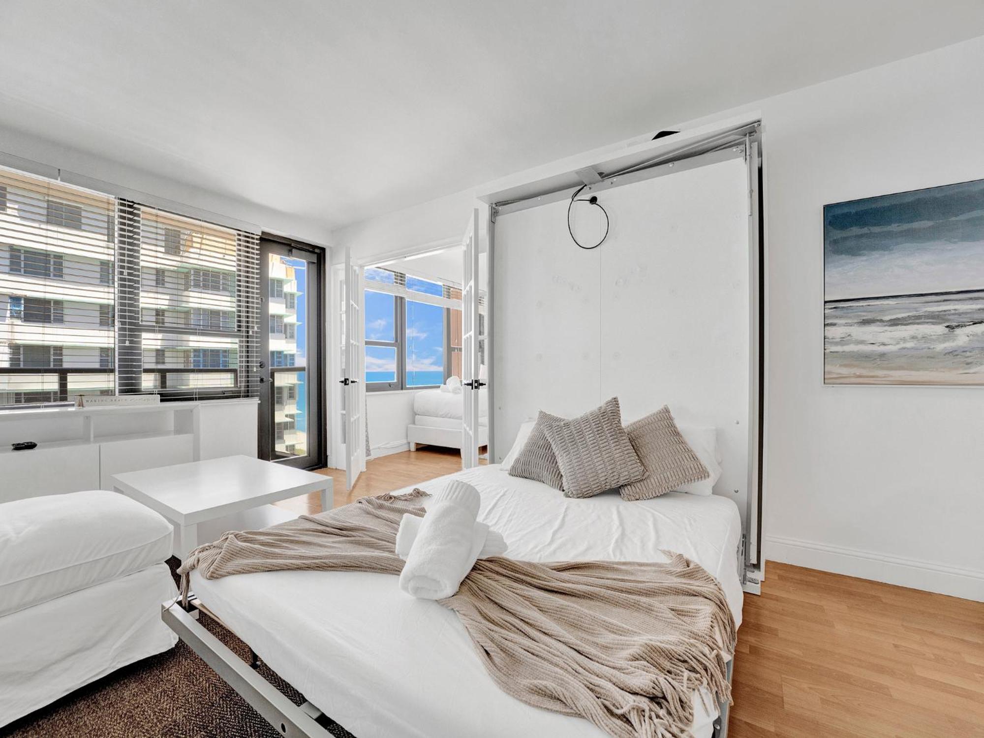 High Floor 2bd With Service 1608 Apartment *