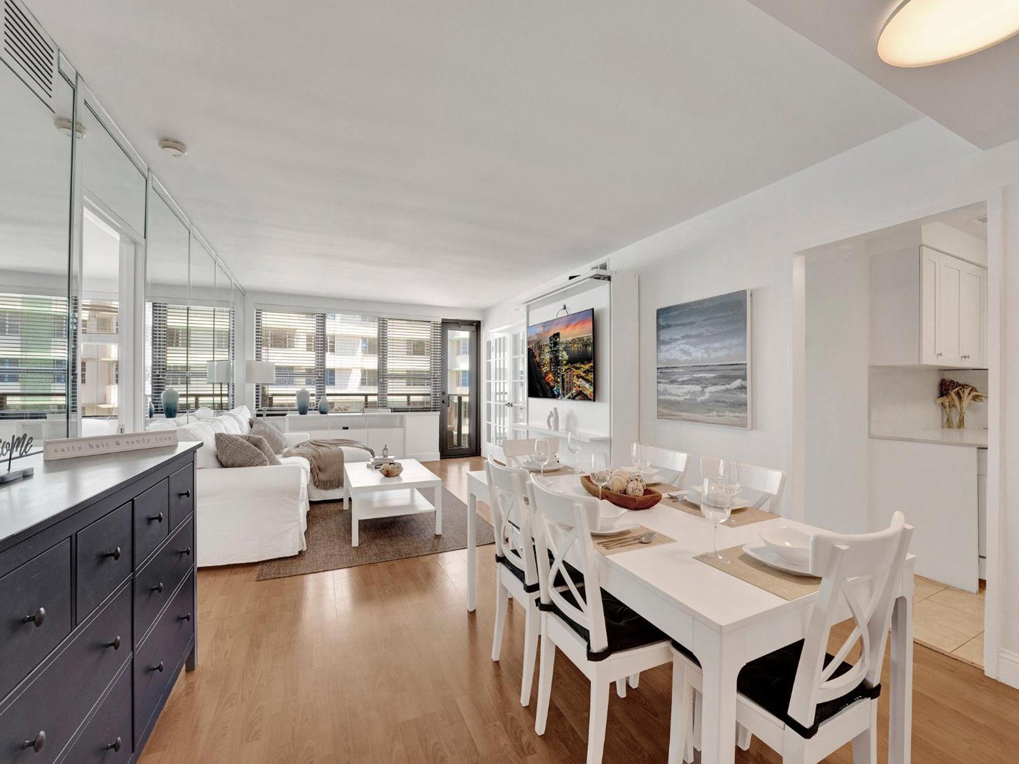 High Floor 2bd With Service 1608 *