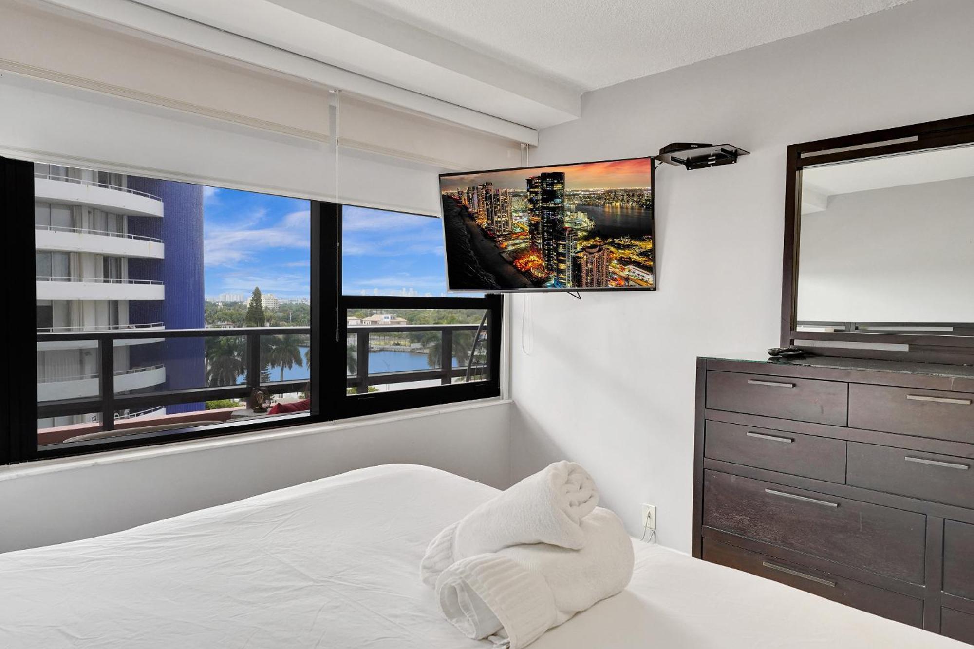 Apartment Breathtaking 2 Bedroom W Service 919