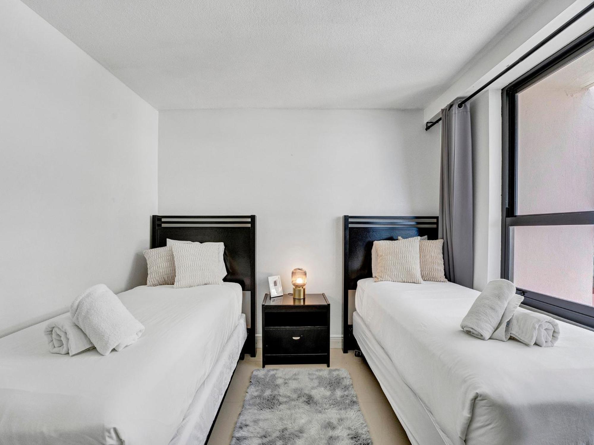 Cozy Beachfront 2 Bdr Miami 1516 Apartment Miami Beach