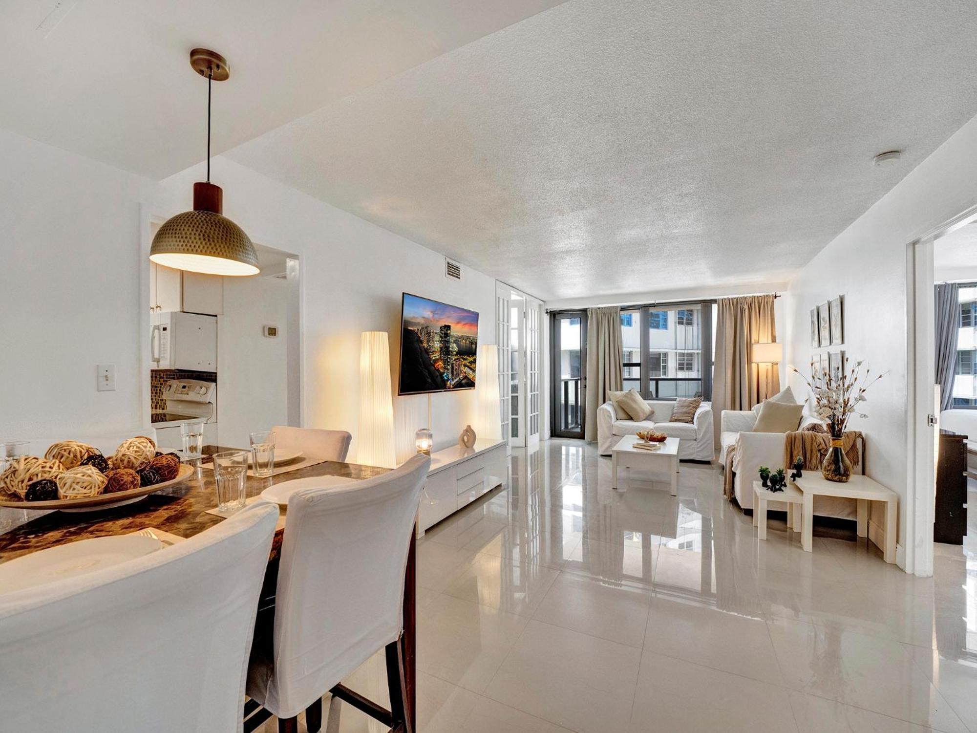 Cozy Beachfront 2 Bdr Miami 1516 Miami Beach